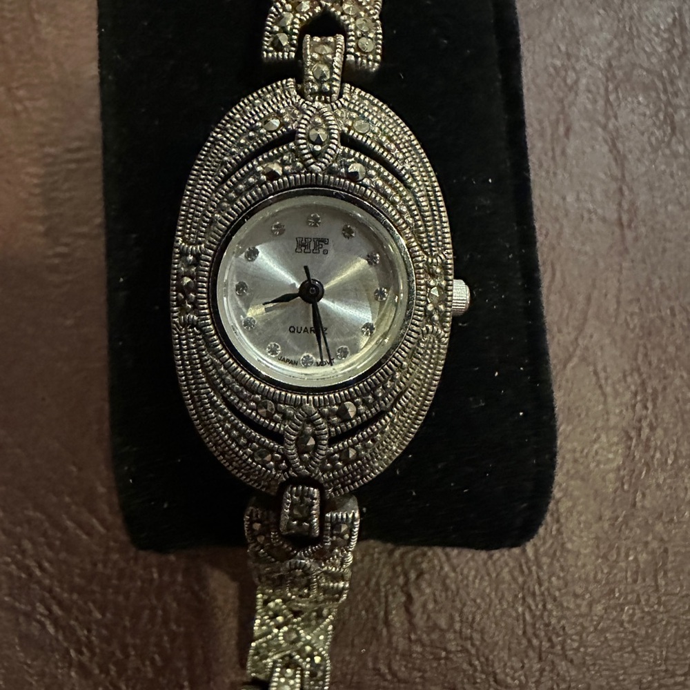 Authentic silver strap watch - Picture 2 of 6